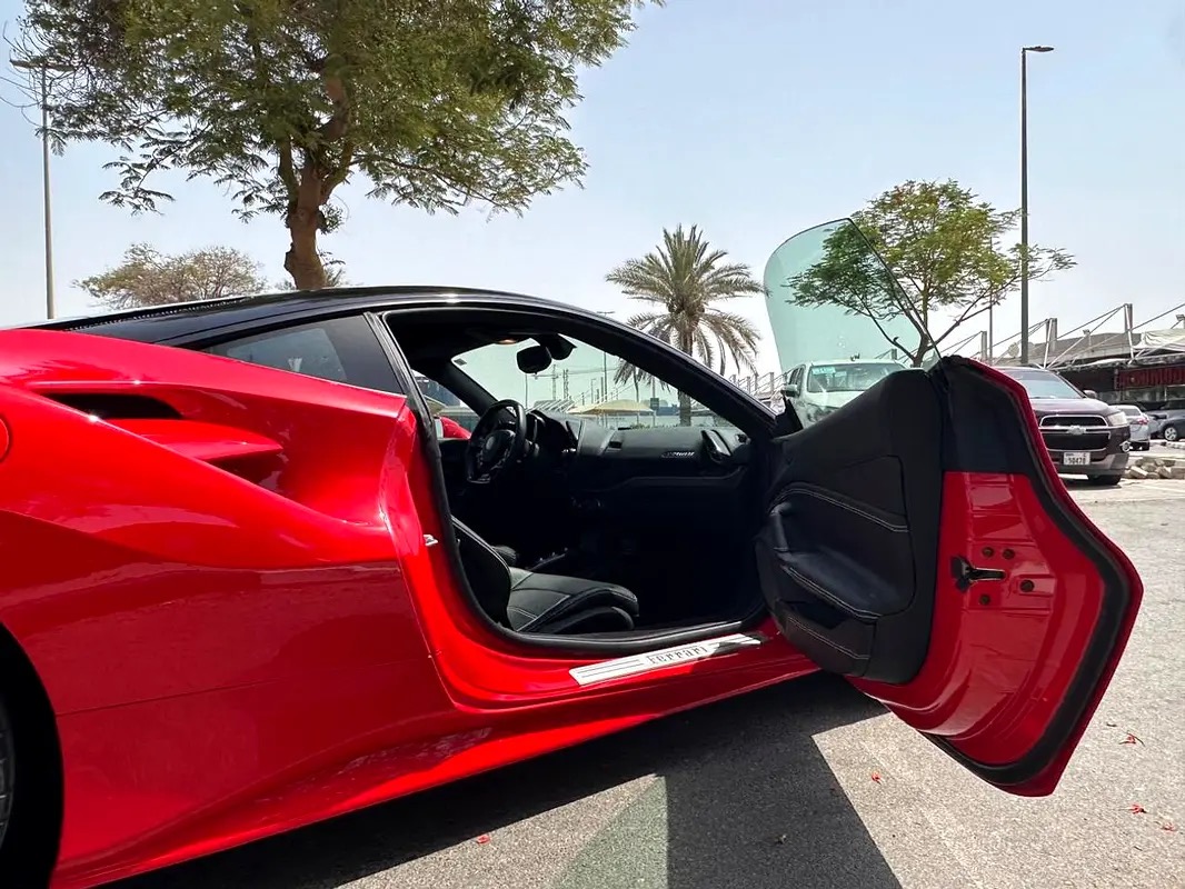 Red Ferrari 488 GTB Base 2017